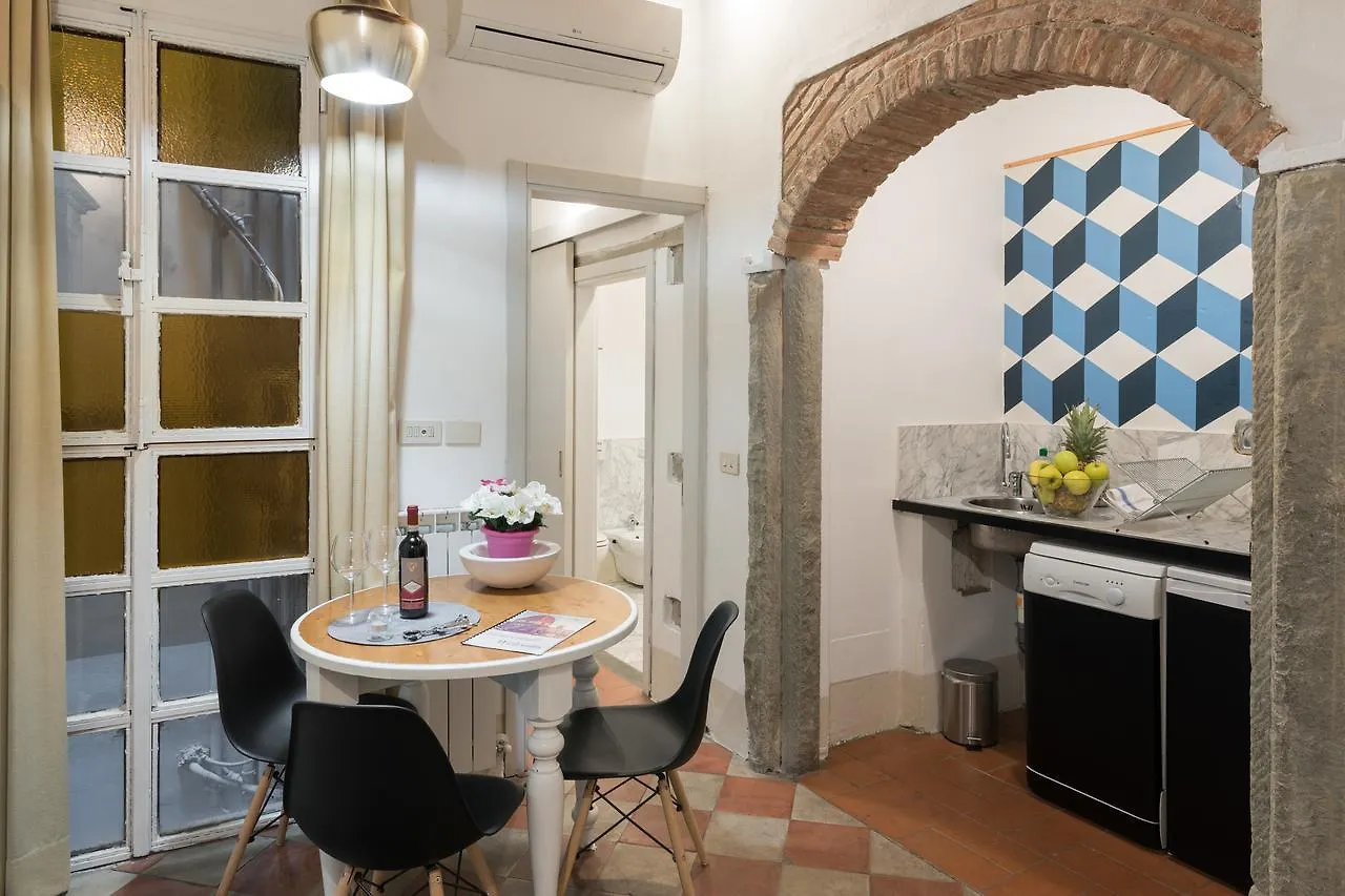 F7 - Santa Croce One Bedroom Flat For 2 Or 3 Guests Firenze