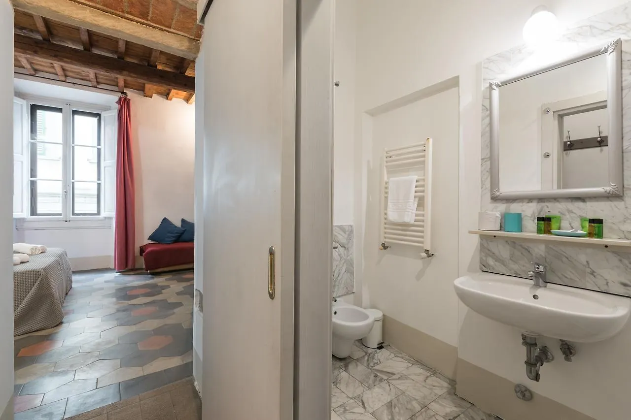 F7 - Santa Croce One Bedroom Flat For 2 Or 3 Guests 피렌체 이탈리아